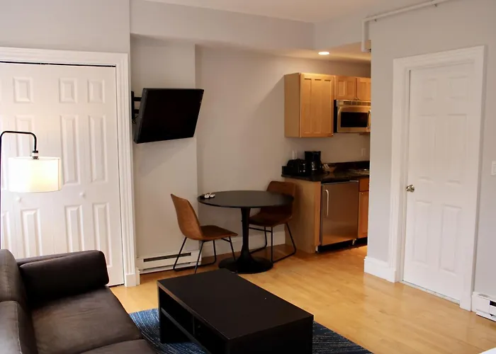 Stylish Downtown Studio In The Southend, C.Ave# 2